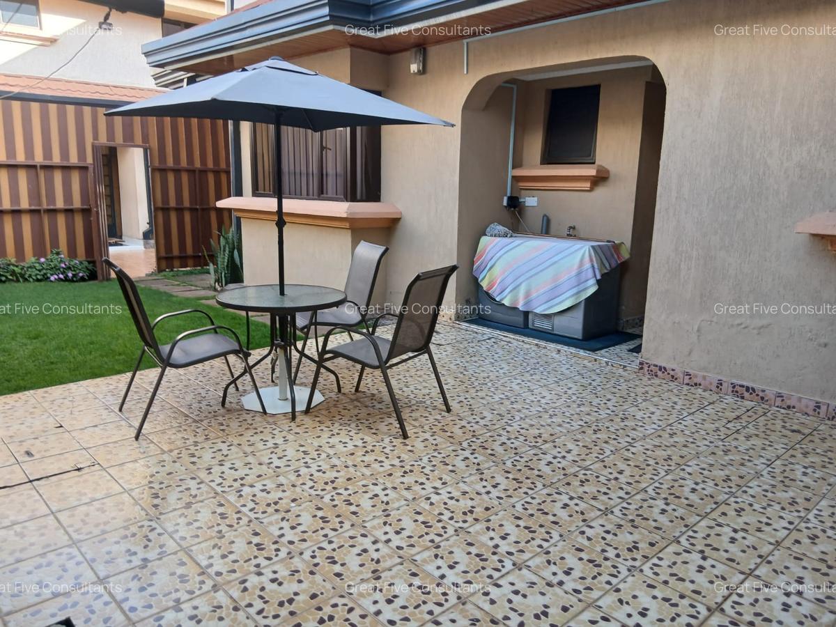 4 Bed Villa with En Suite in Runda - 9