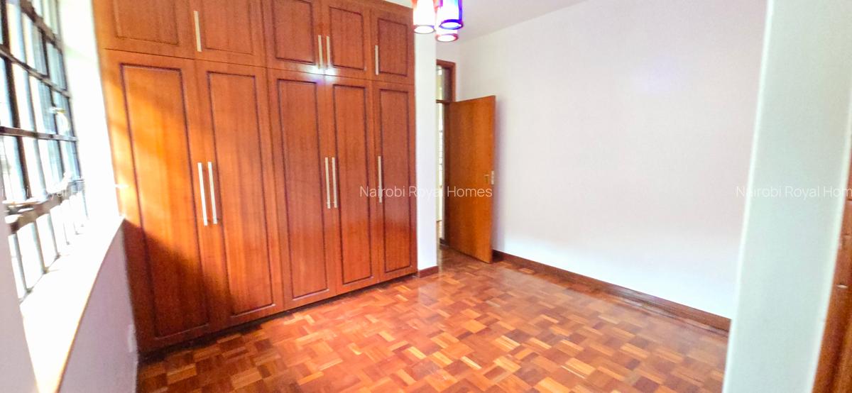 5 Bed Townhouse with En Suite at Lavington Green - 12