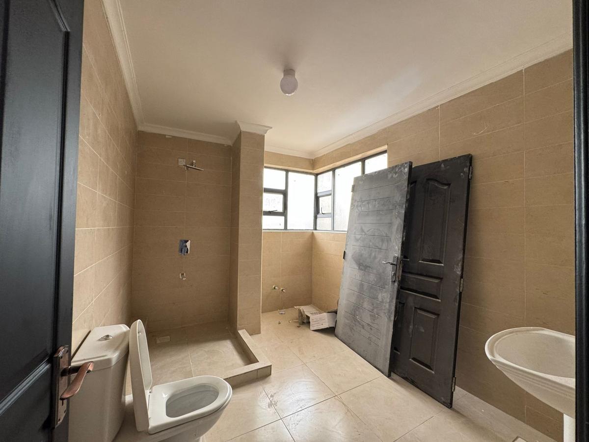 5 Bed Townhouse with En Suite in Lavington - 13