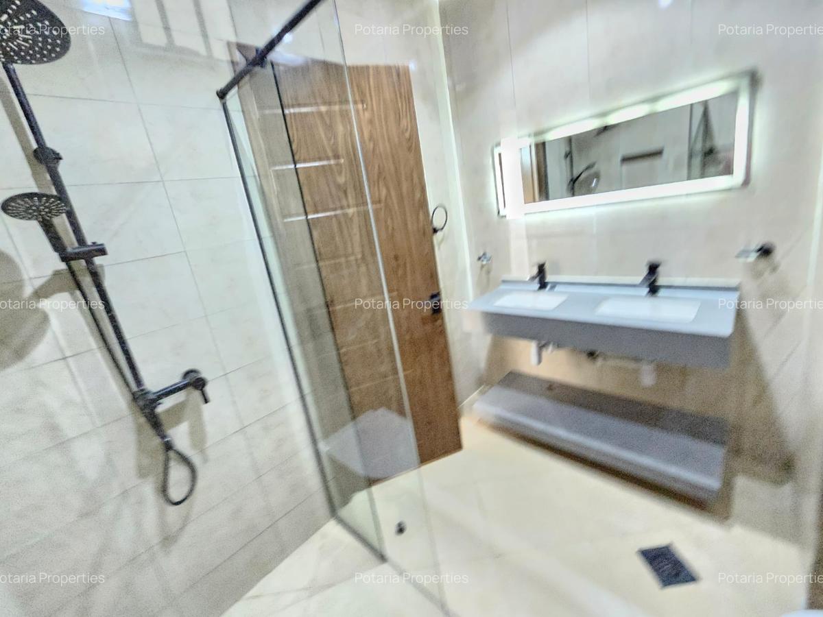 3 Bed Apartment with En Suite in Parklands - 13