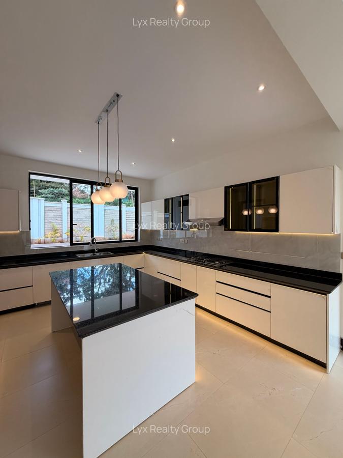 6 Bed Villa with En Suite in Kitisuru - 15