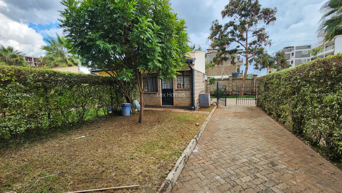 3 Bed House with En Suite at Masai Lodge - 3