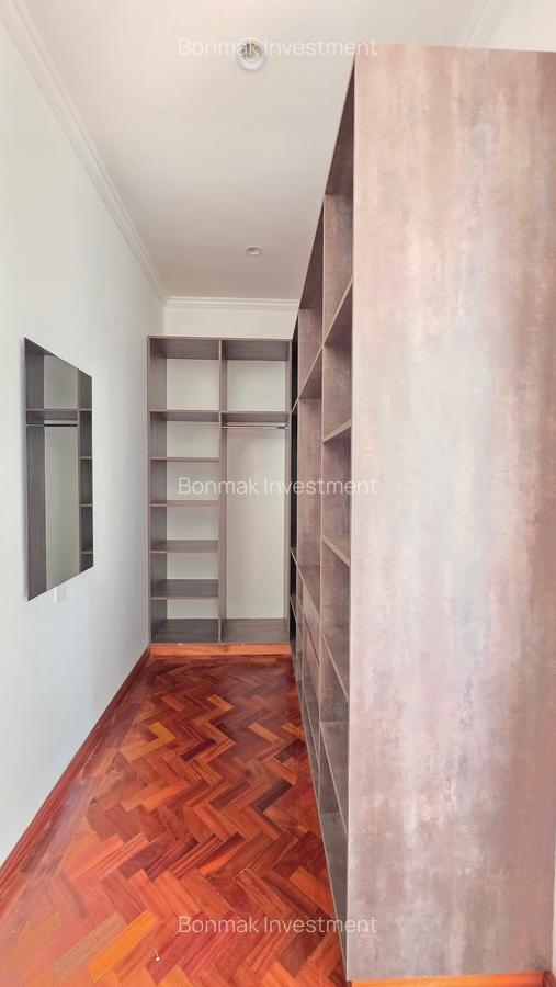 5 Bed Townhouse with En Suite at Chalbi Drive - 19