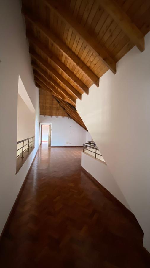 5 Bed House with En Suite in Runda - 9