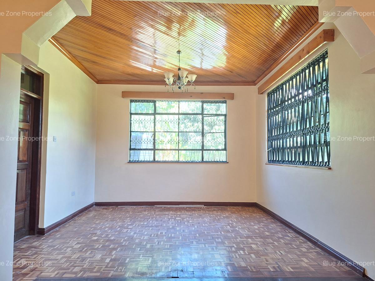 4 Bed House with En Suite at Off Mimosa Rd - 8