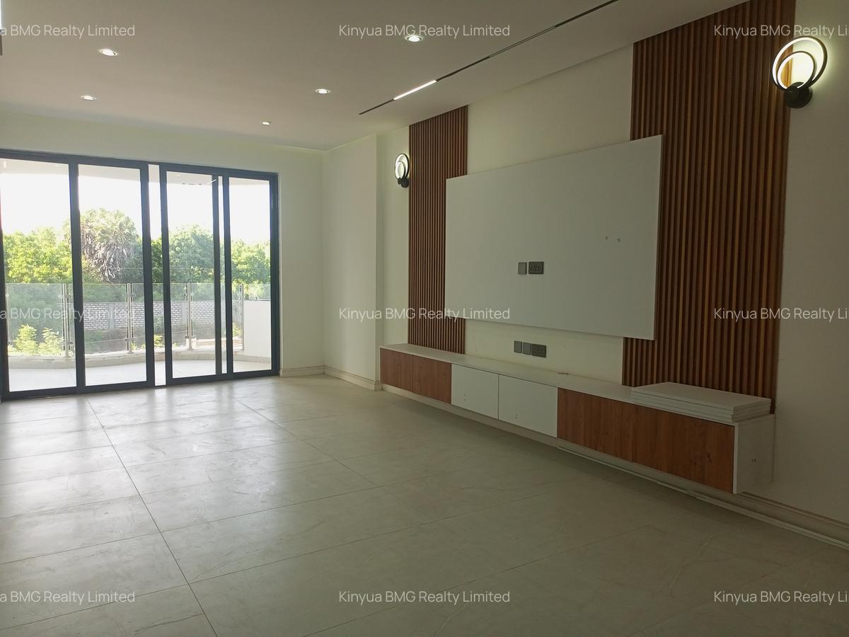 3 Bed Apartment with En Suite in Nyali Area - 1