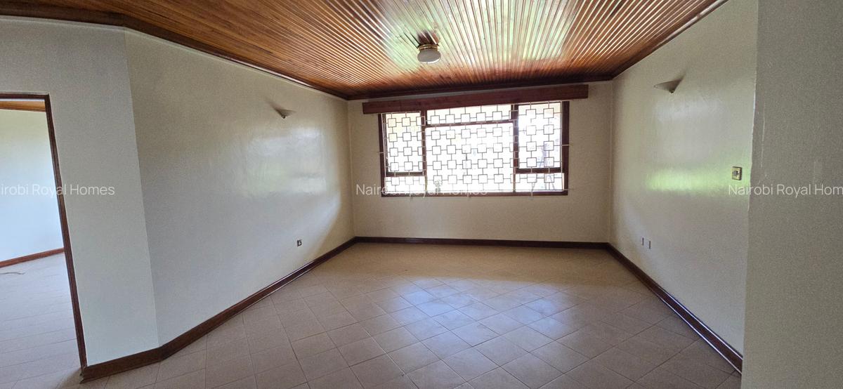 5 Bed Townhouse with En Suite at Lavington Road - 11