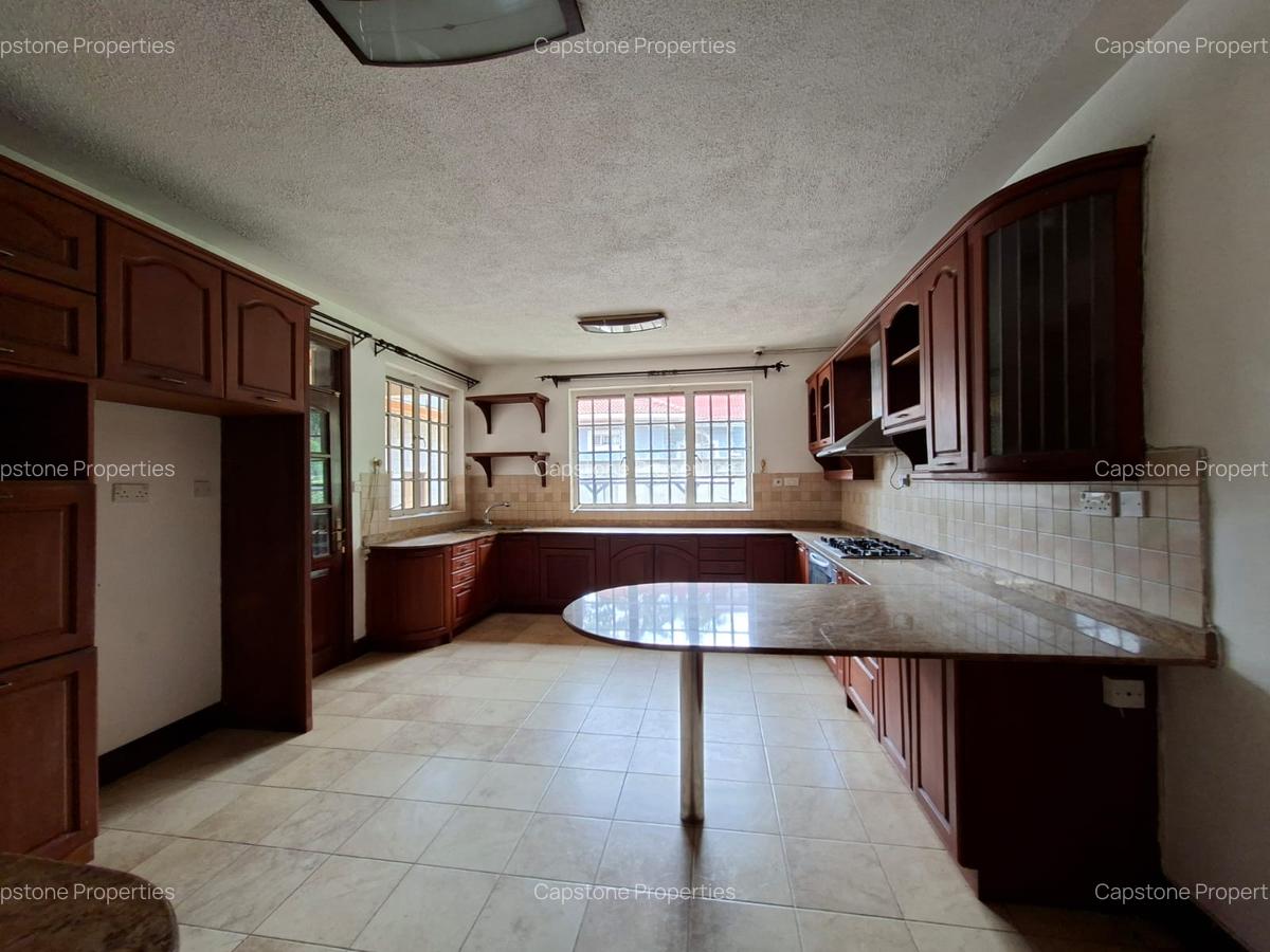 5 Bed House with En Suite in Runda - 18