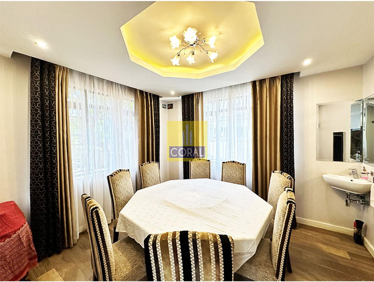 4 Bed Apartment in Riverside - 3