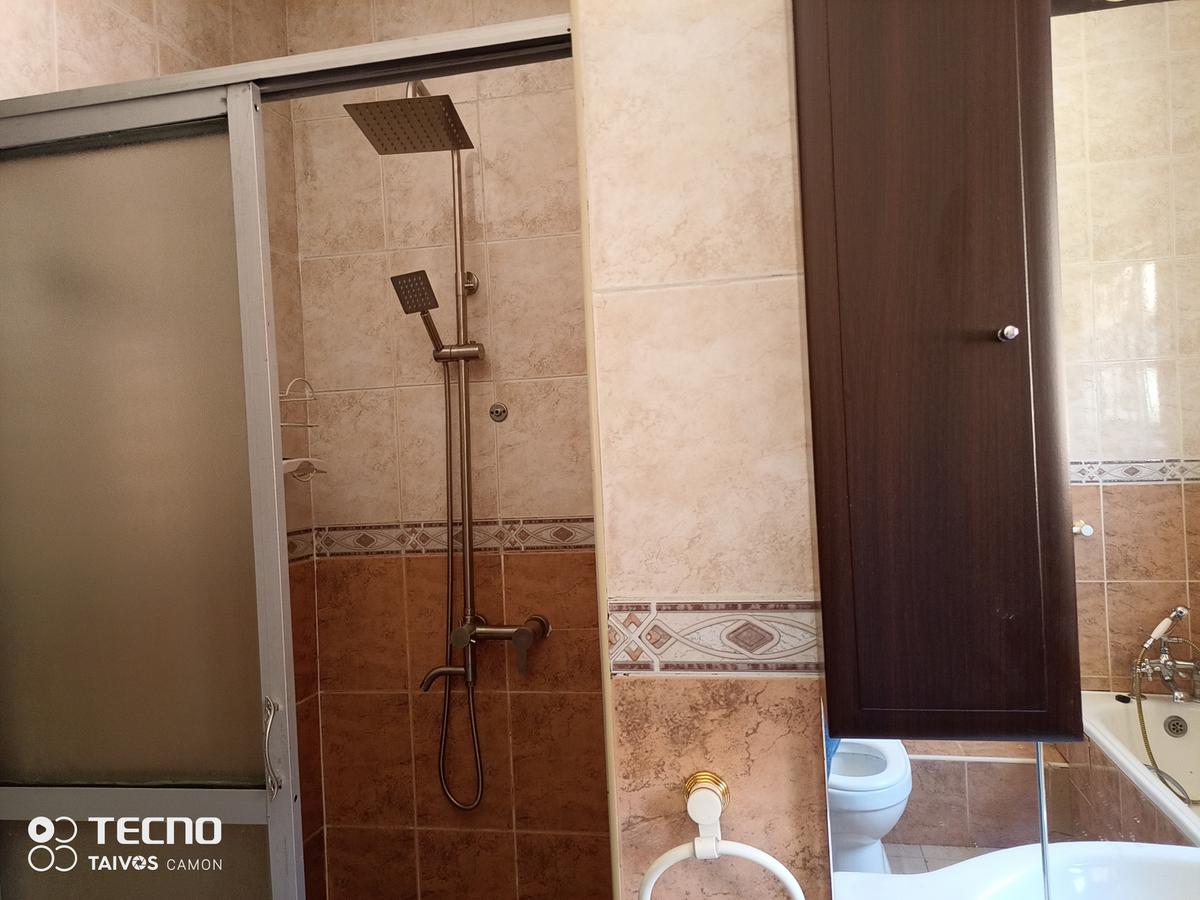 4 Bed House with En Suite at Nyari - 17