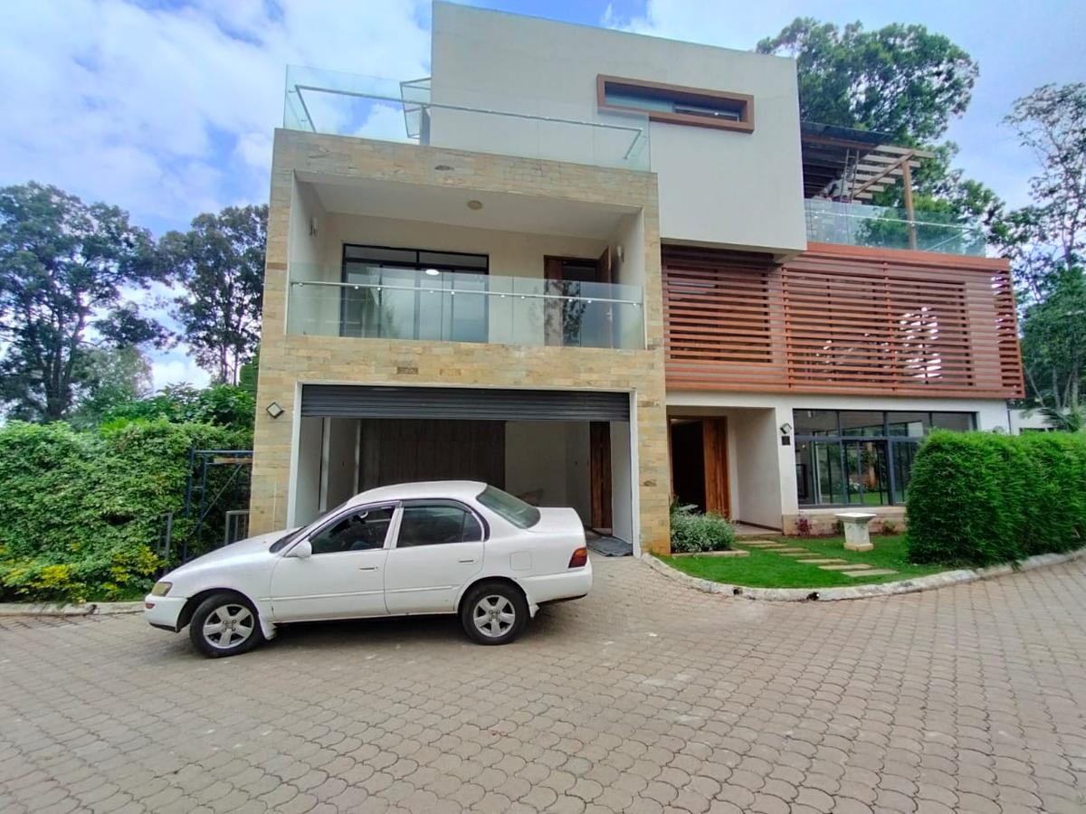 5 Bed Townhouse with En Suite in Lavington - 1