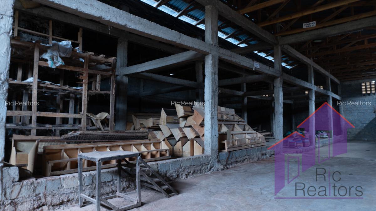 10,000 ft² Warehouse at Maragua Town - 5