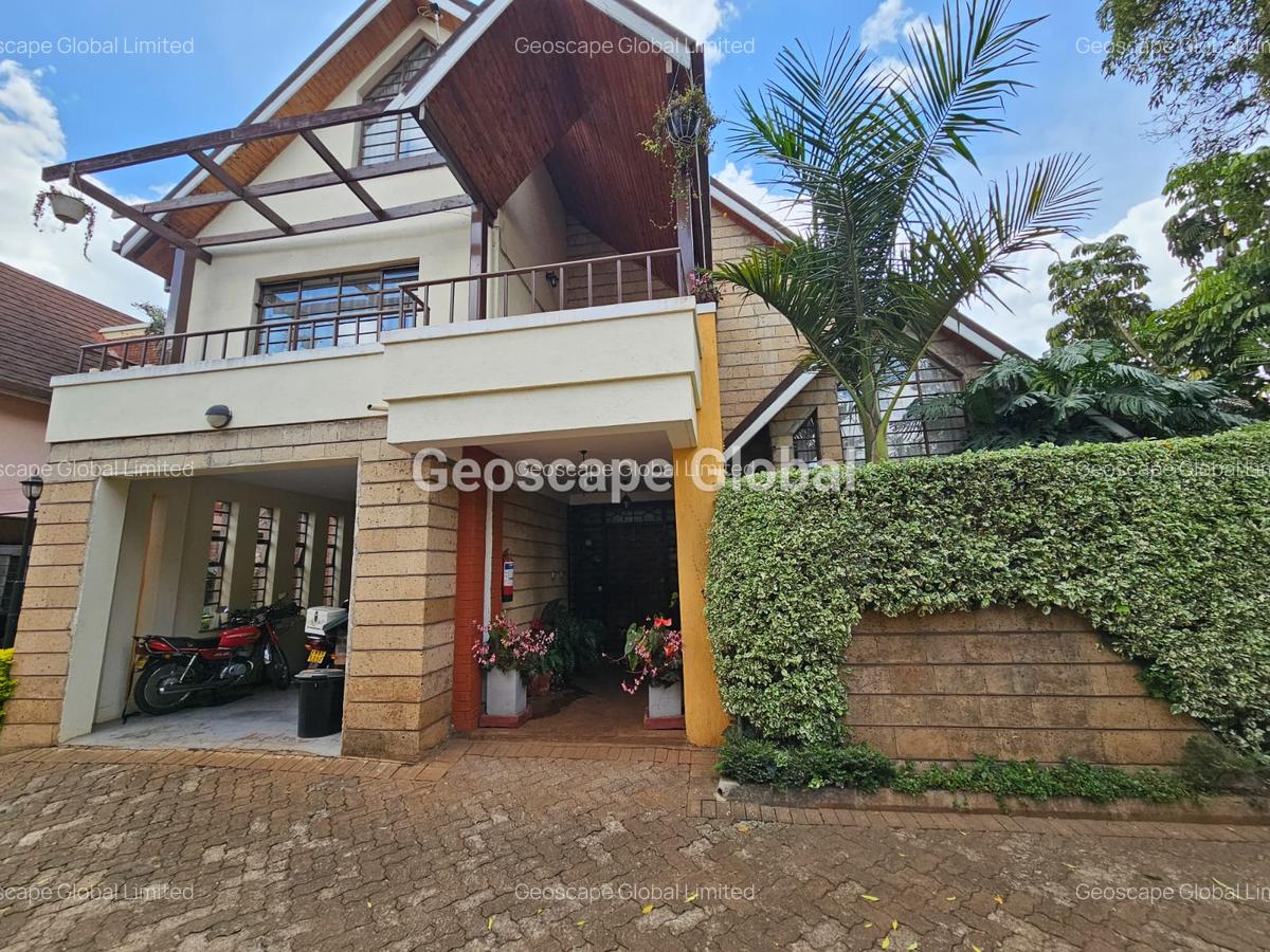 4 Bed House with En Suite in Lavington - 5