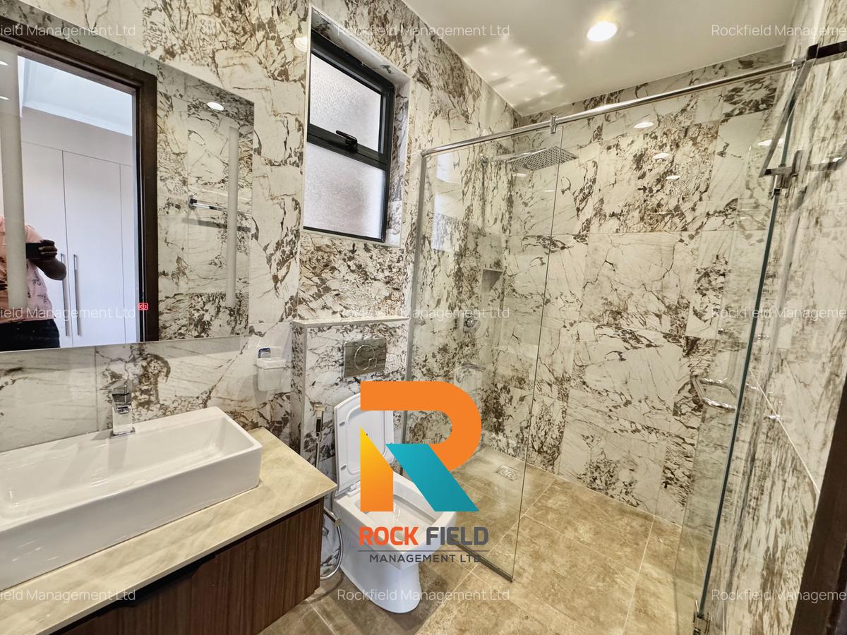 2 Bed Apartment with En Suite in Brookside - 13