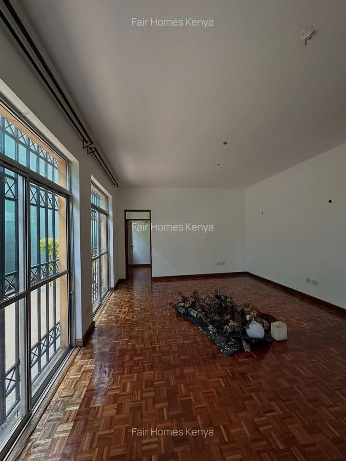 4 Bed House with En Suite at Lavington Mall - 3