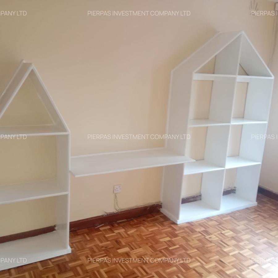 5 Bed Villa with En Suite in Westlands Area - 10