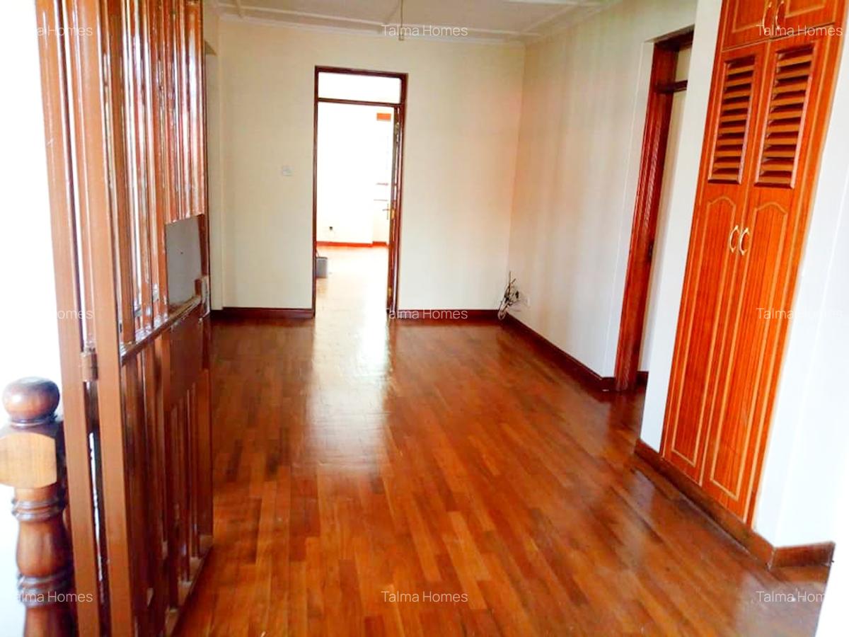 5 Bed Townhouse with En Suite at James Gichuru Road - 20