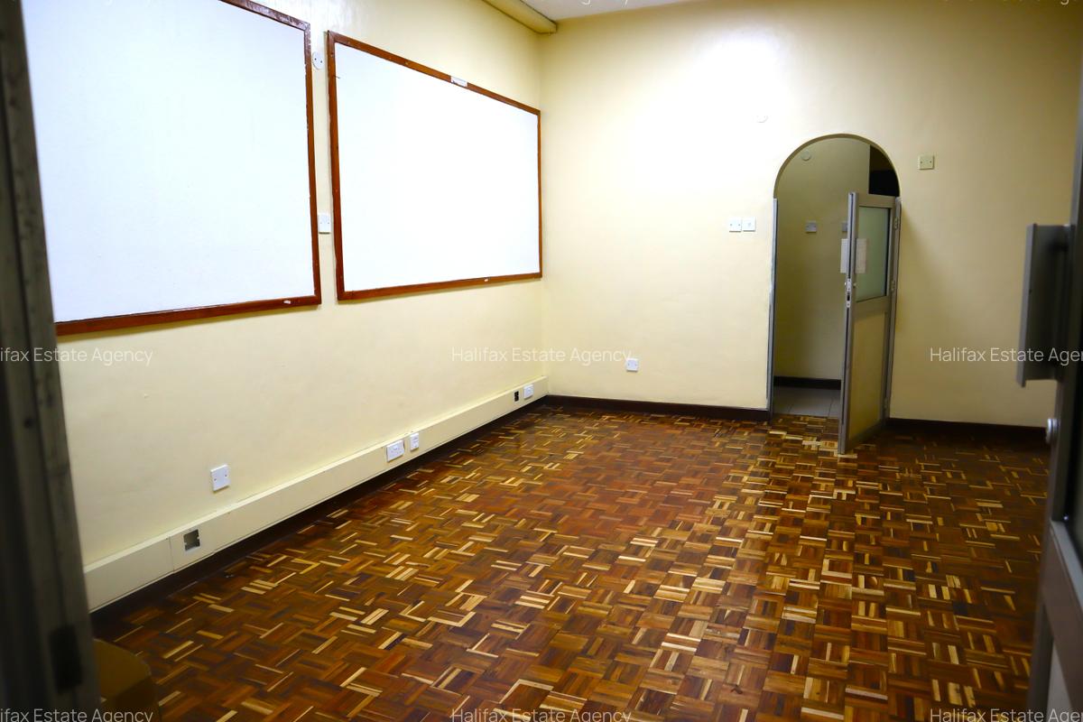 5,541 ft² Office with Parking in Gigiri - 2