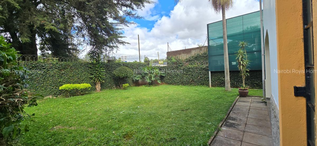 4 Bed Townhouse with En Suite at Lavington Ndoto Road - 11