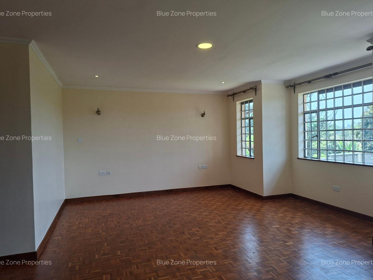 5 Bed House with En Suite at Off Mimosa Rd - 13