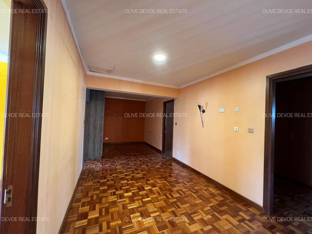 4 Bed Townhouse with En Suite in Lavington - 19