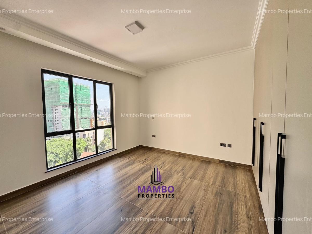 3 Bed Apartment with En Suite at Brookside Drive - 12