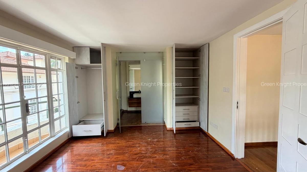 5 Bed House with En Suite in Spring Valley - 10