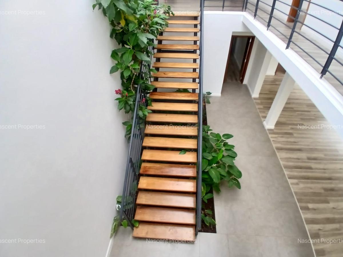 4 Bed House with En Suite in Runda - 7