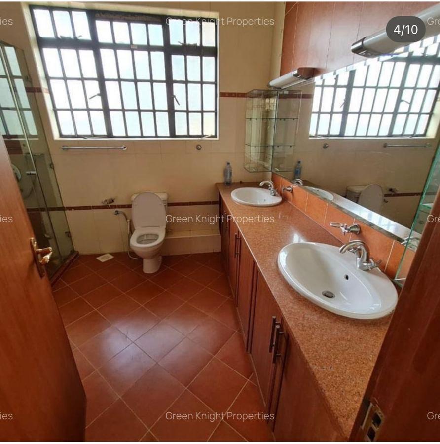 4 Bed Townhouse with En Suite in Lavington - 5