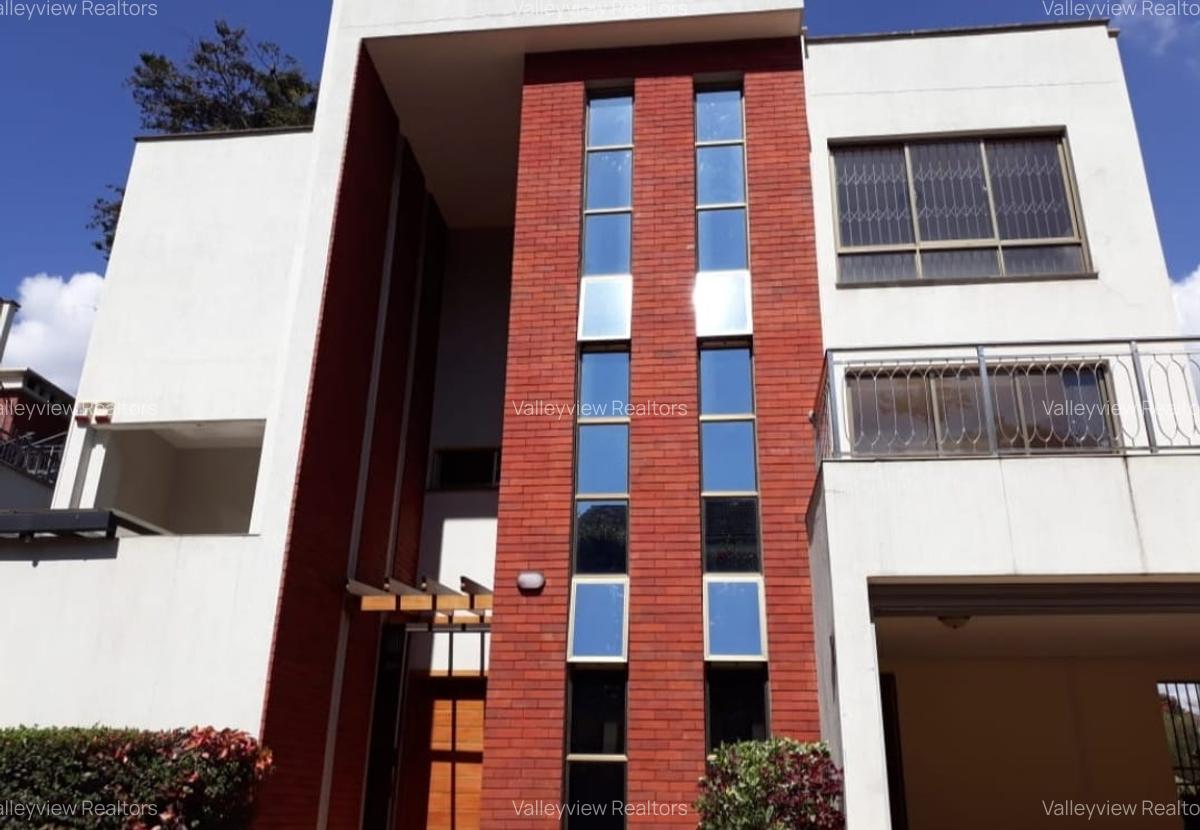 4 Bed Townhouse with En Suite at Lavington - 9