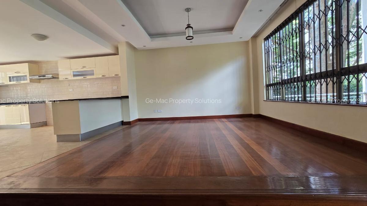 5 Bed House with En Suite in Lavington - 10