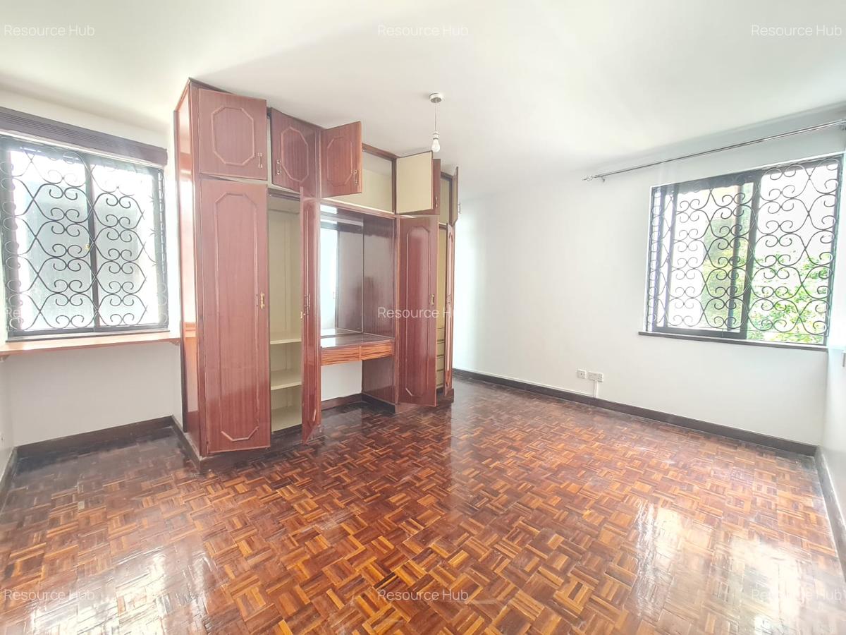 5 Bed Townhouse with En Suite at Off Argwings Kkodhek - 16
