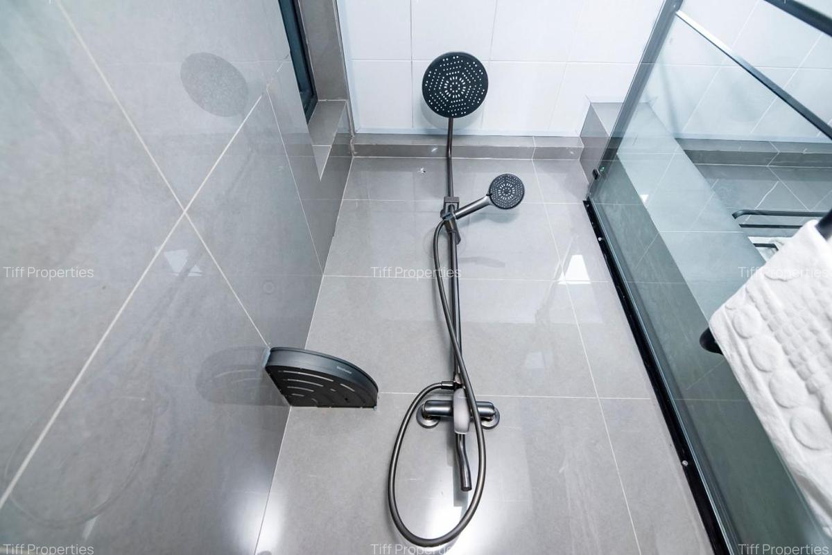 2 Bed Apartment in Riverside - 17