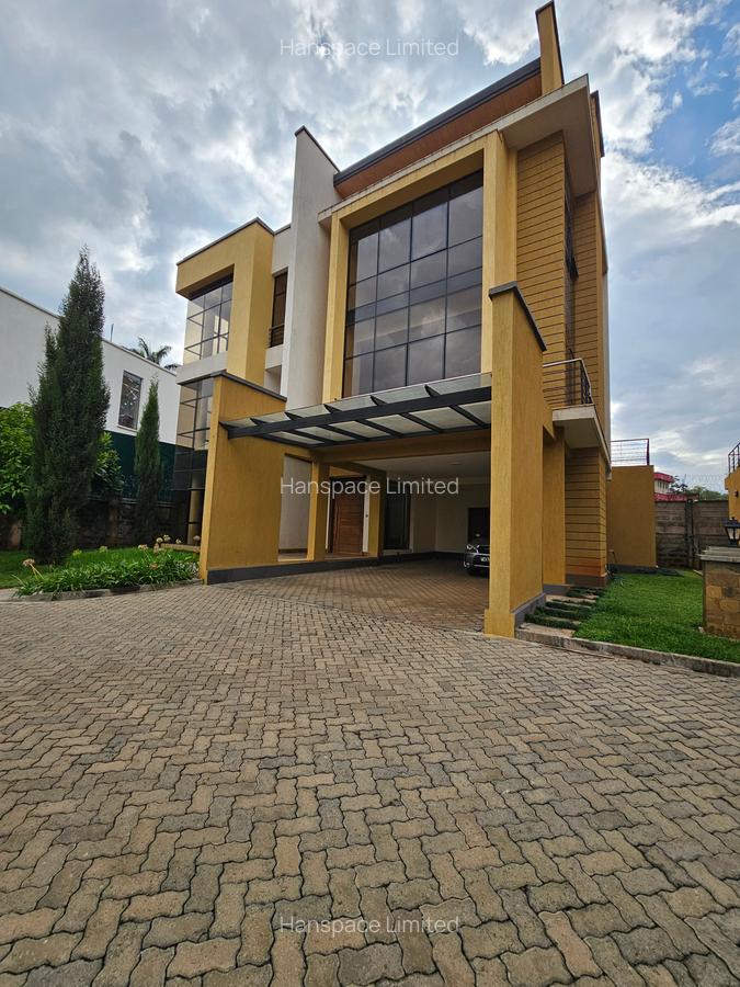 5 Bed Villa with En Suite in Lavington - 16