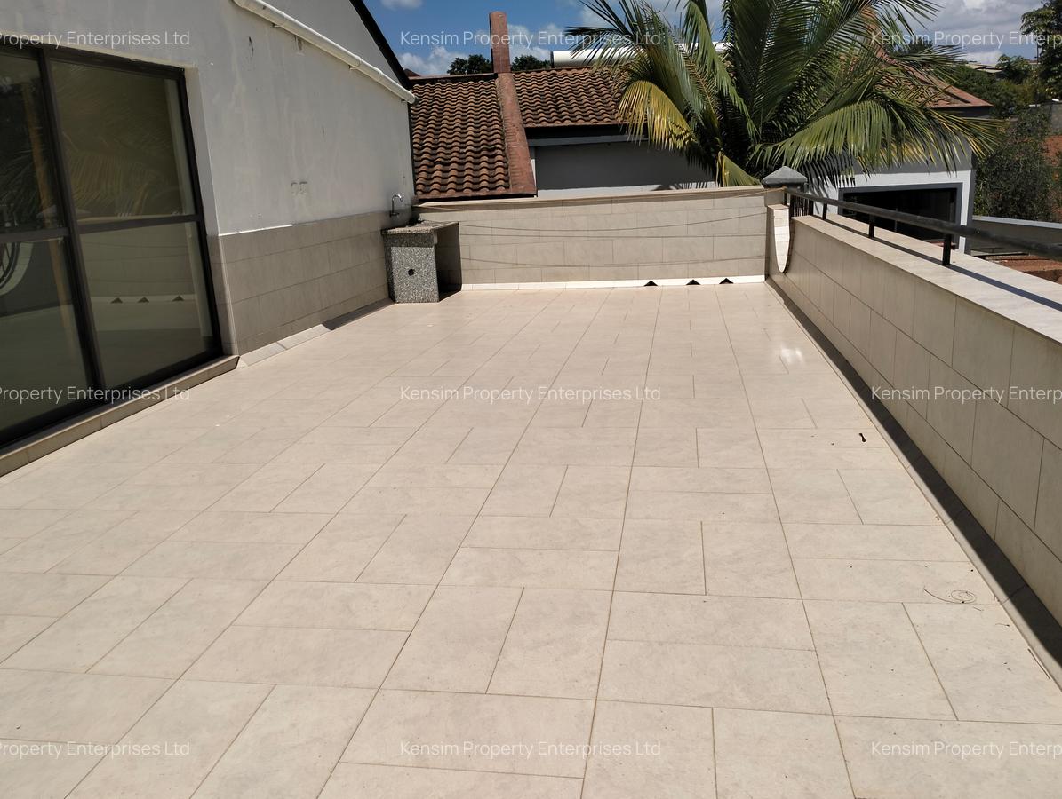 5 Bed Townhouse with En Suite in Westlands Area - 16