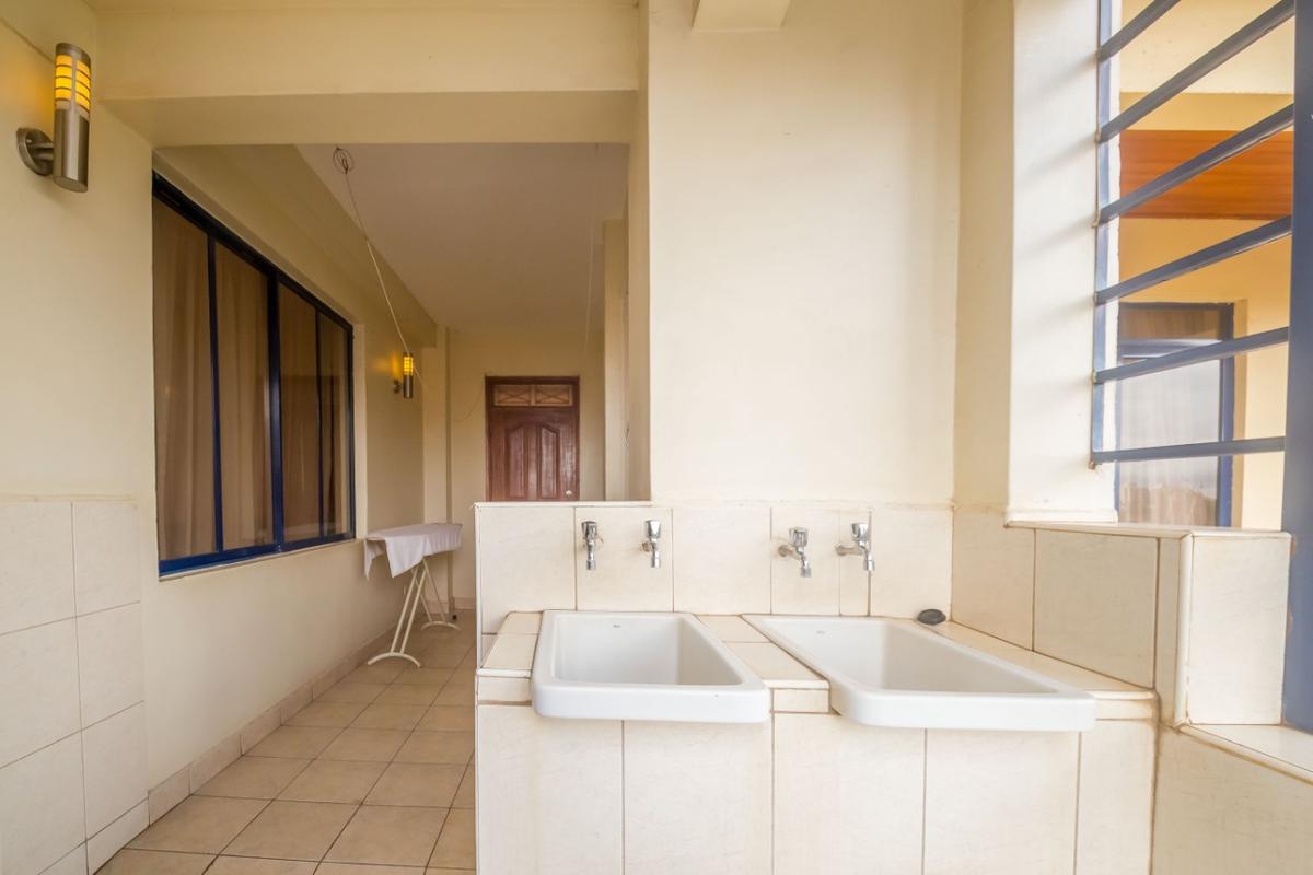 Furnished 2 Bed Apartment with En Suite in Parklands - 10