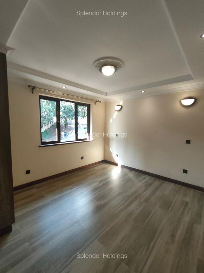 5 Bed Townhouse with En Suite in Lavington - 17