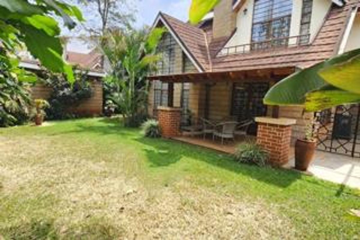 5 Bed Townhouse with En Suite at Lavington Green - 1