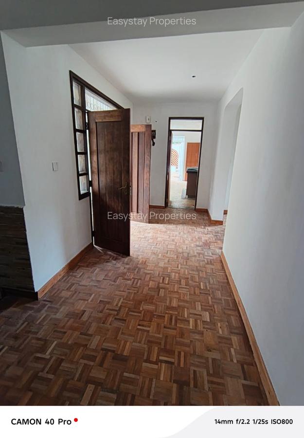 4 Bed House with En Suite in Runda - 3