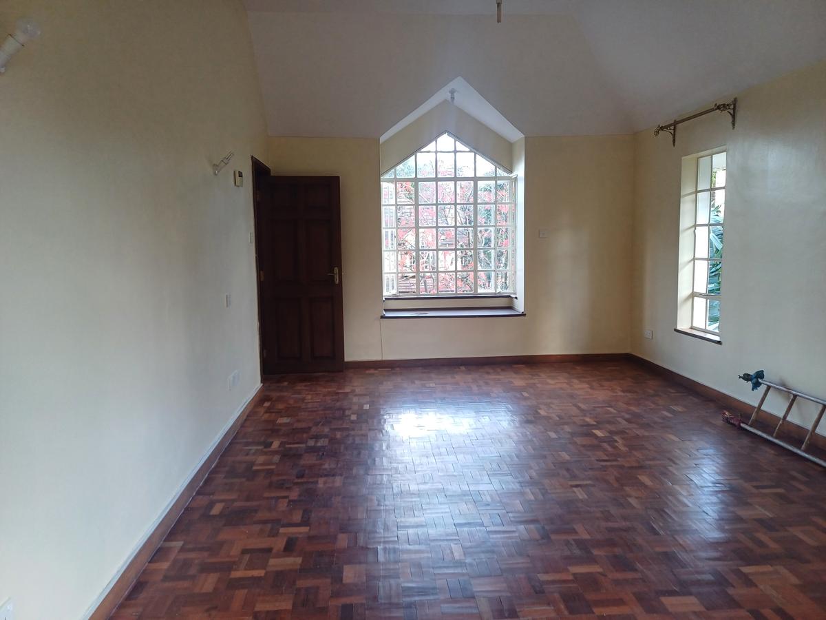 5 Bed Townhouse with En Suite in Lavington - 9