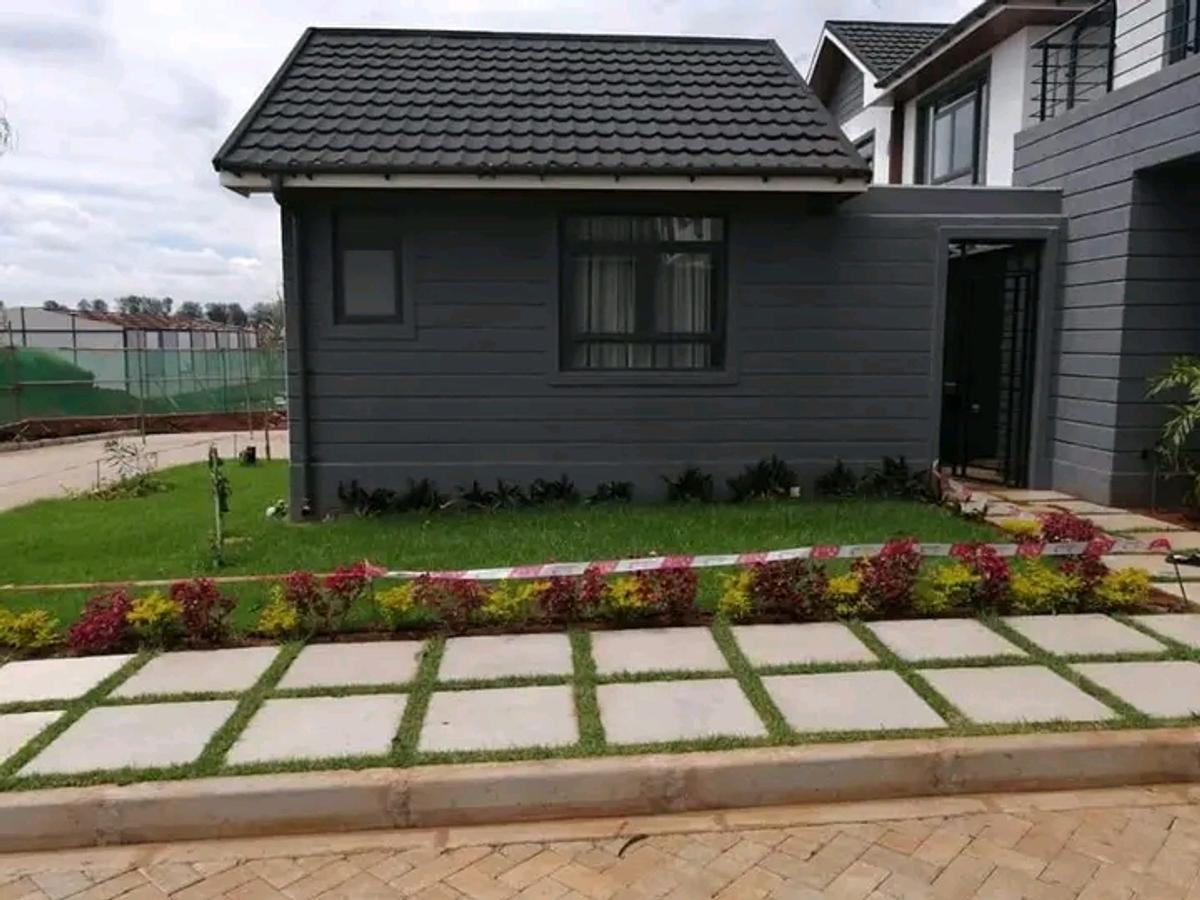 5 Bed Townhouse with En Suite at Runda - 16