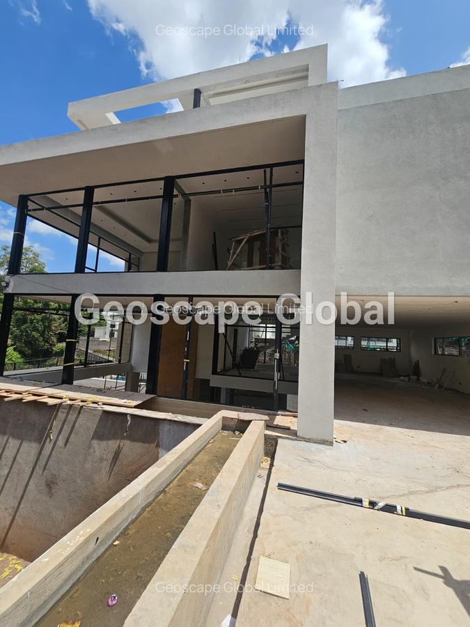 5 Bed Villa with En Suite in Lavington - 2