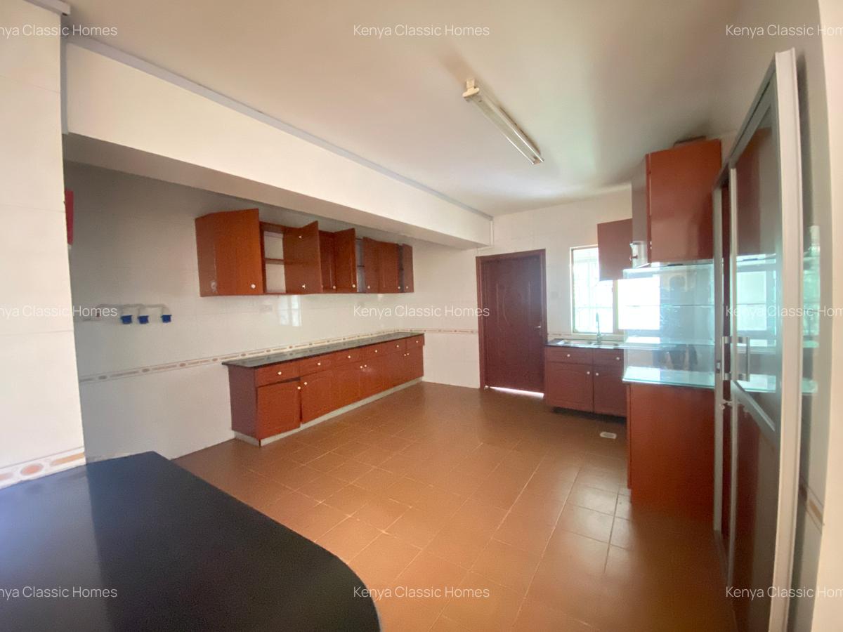 4 Bed Apartment with En Suite at Lvington - 2