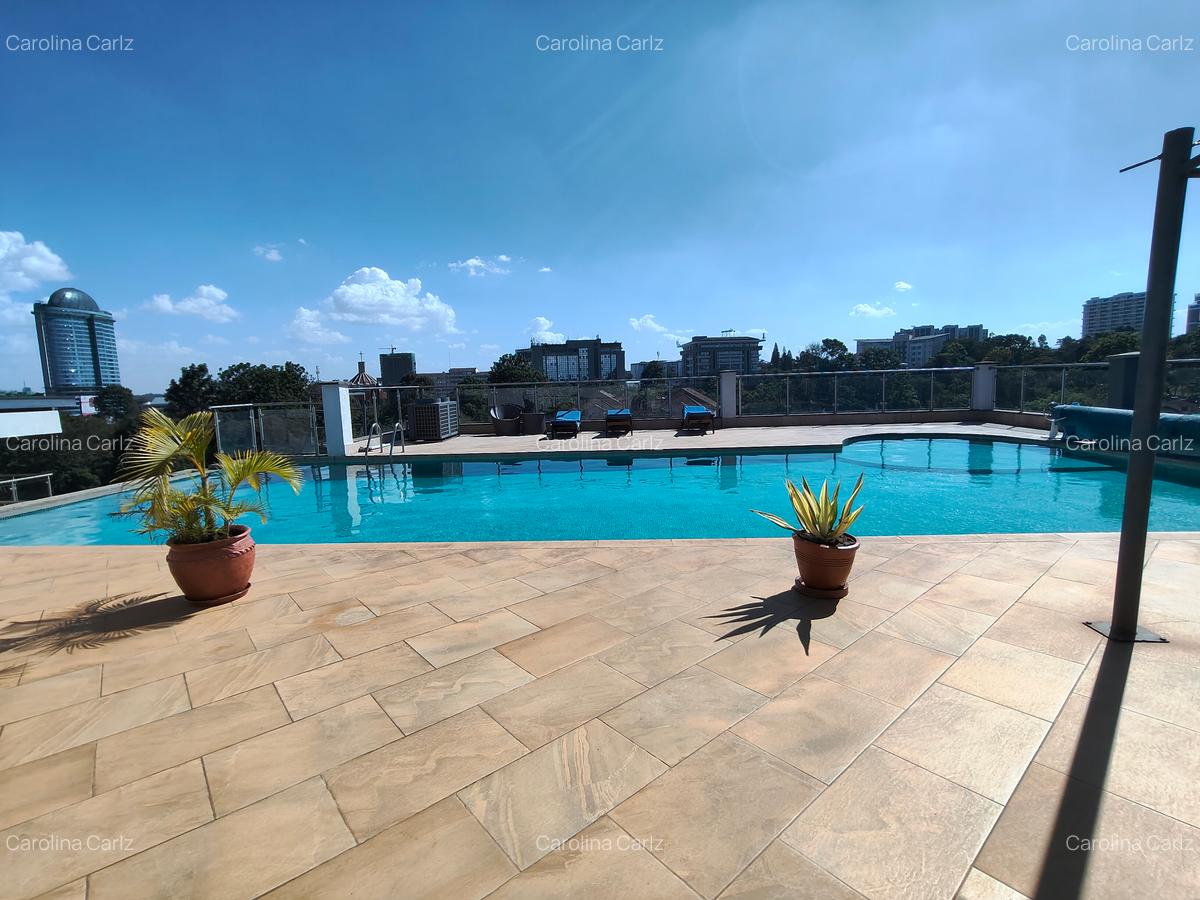 Serviced 2 Bed Apartment with En Suite at Brookside Drive - 1