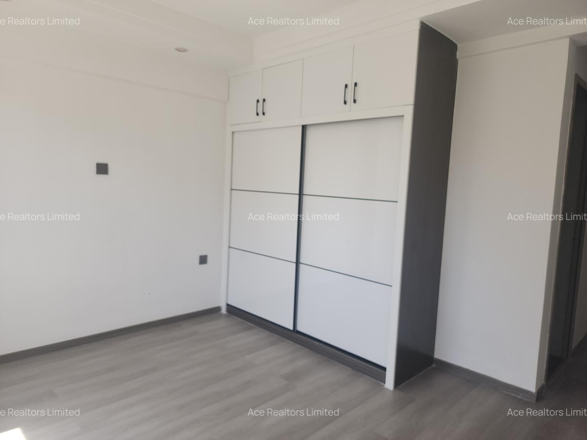 2 Bed Apartment with En Suite at Westlands Near Graffins College - 6