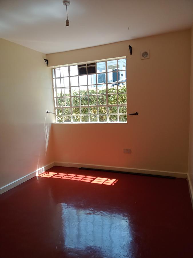 2 Bed Apartment in Garden Estate - 5