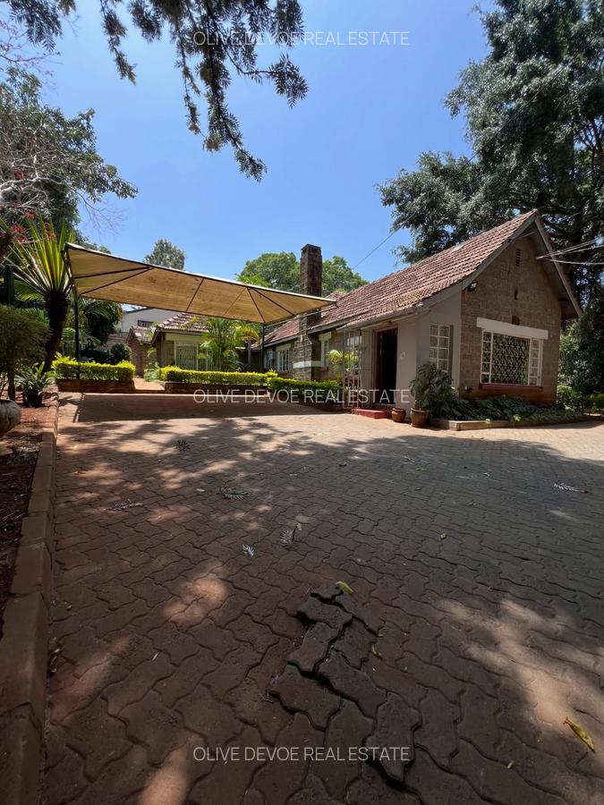 Commercial Property with Service Charge Included in Kilimani - 13
