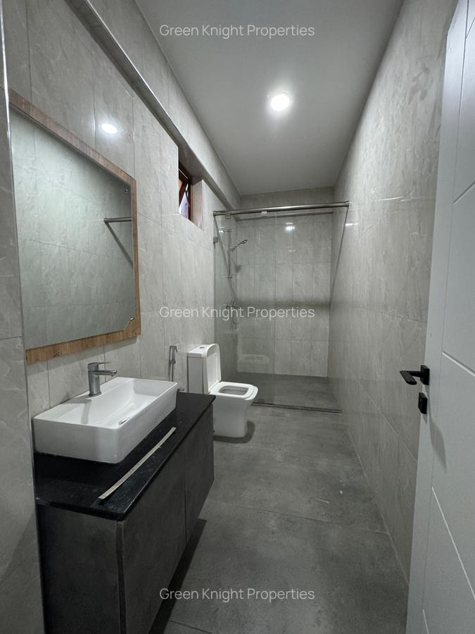 Serviced 3 Bed Apartment with En Suite in Nyali Area - 10