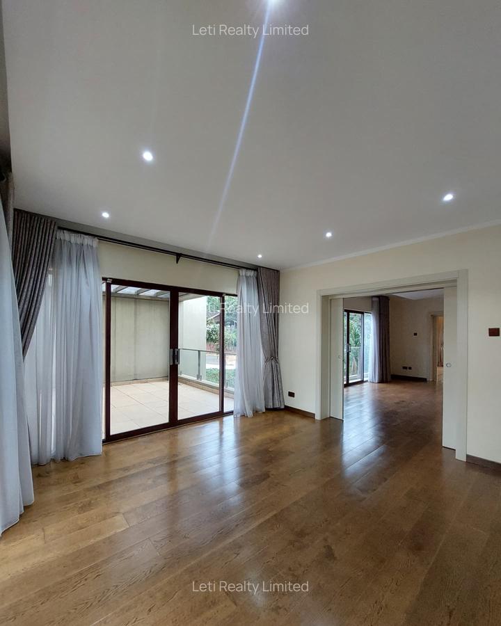 5 Bed Townhouse with En Suite in Lavington - 4