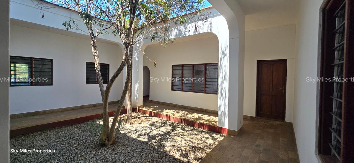 4 Bed House with Swimming Pool at Go-Kart Mombasa - 6